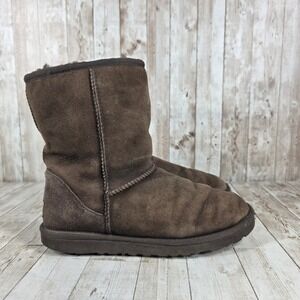 UGG Australia Classic Short Boots Chocolate Brown  Sheepskin Lined Women's W8‎